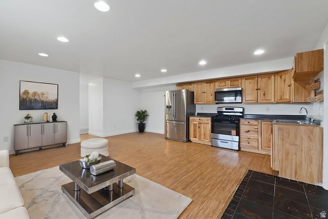 2253 LONE TREE PKWY, Eagle Mountain, UT 84005