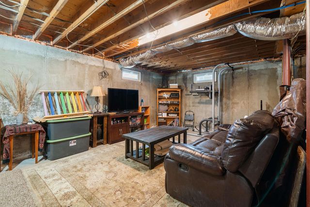 152 Dracut Road, Hudson, NH 03051