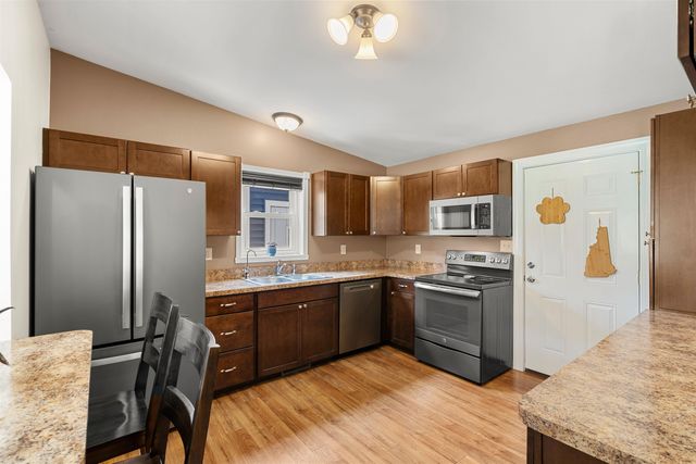 152 Dracut Road, Hudson, NH 03051