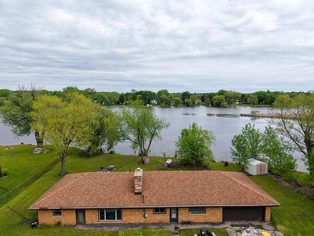 3468 S Shore DRIVE, Hubertus, WI 53033