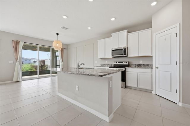 1516 TROPICAL OASIS AVENUE, Plant City, FL 33565