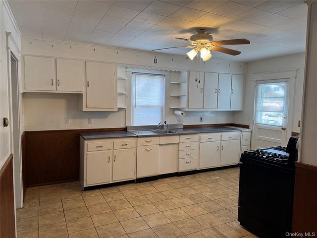 45 Smith Street, Glen Cove, NY 11542