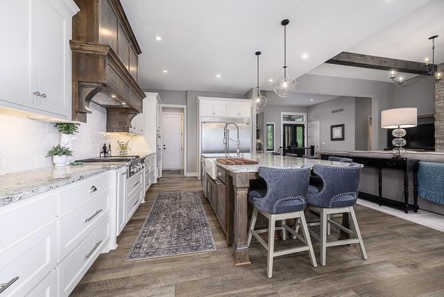 10000 Hollingsworth Road, Kansas City, KS 66109