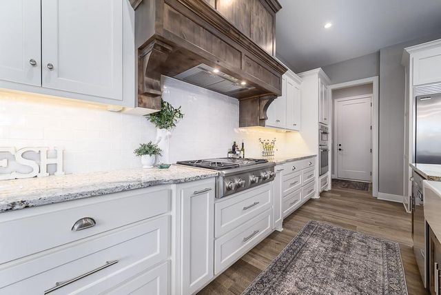 10000 Hollingsworth Road, Kansas City, KS 66109