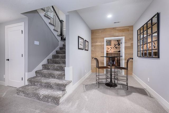 10000 Hollingsworth Road, Kansas City, KS 66109
