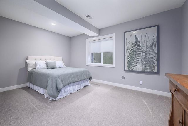 10000 Hollingsworth Road, Kansas City, KS 66109