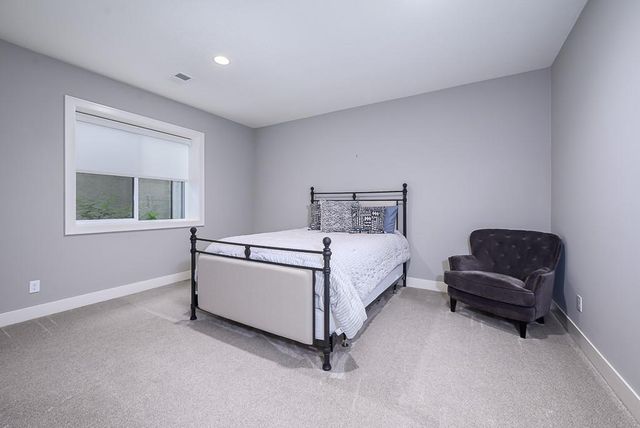 10000 Hollingsworth Road, Kansas City, KS 66109