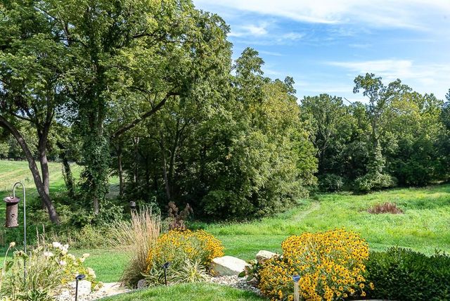 10000 Hollingsworth Road, Kansas City, KS 66109