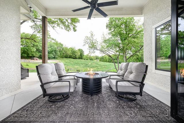 10000 Hollingsworth Road, Kansas City, KS 66109