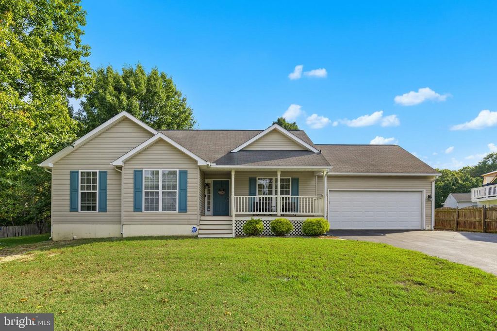 8711 FOREST GLEN CIR, Fredericksburg, VA 22407