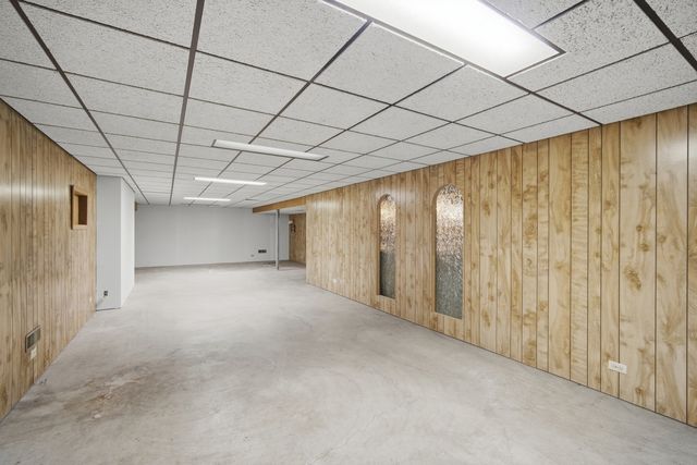 8001 W Balmoral Avenue, Chicago, IL 60656