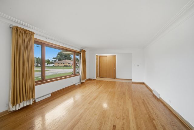 8001 W Balmoral Avenue, Chicago, IL 60656