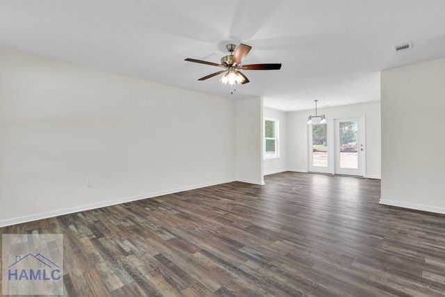 655 North Caswell Street, Glennville, GA 30427