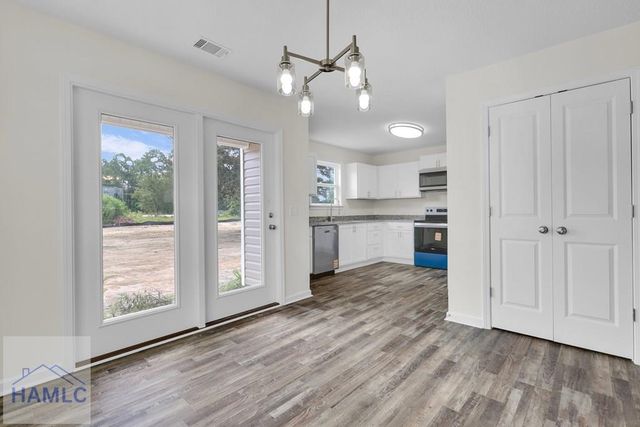 655 North Caswell Street, Glennville, GA 30427