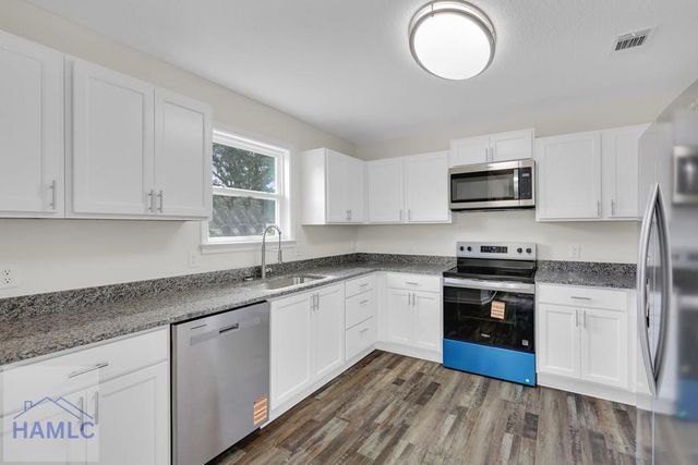 655 North Caswell Street, Glennville, GA 30427