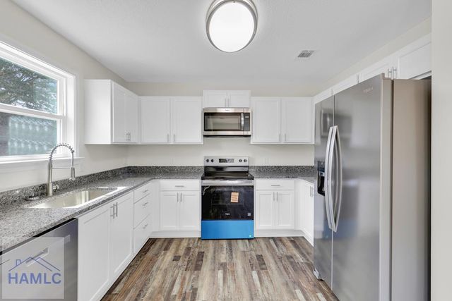 655 North Caswell Street, Glennville, GA 30427