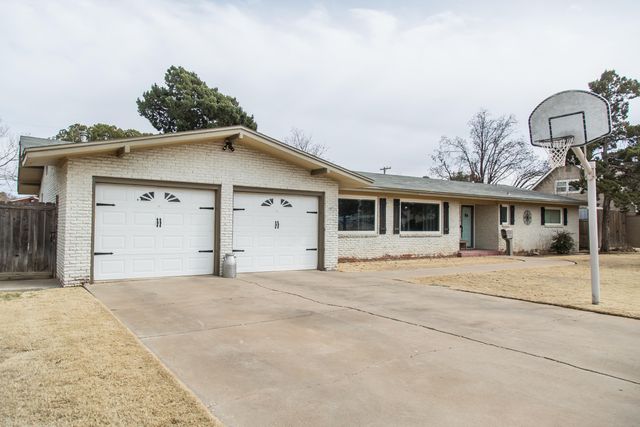 1106 Amarillo Street, Plainview, TX 79072
