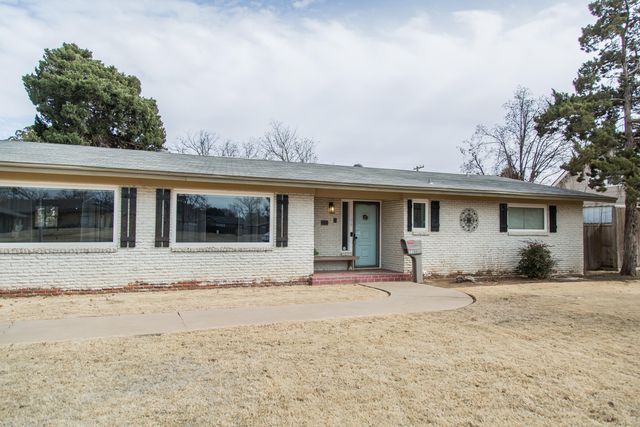 1106 Amarillo Street, Plainview, TX 79072