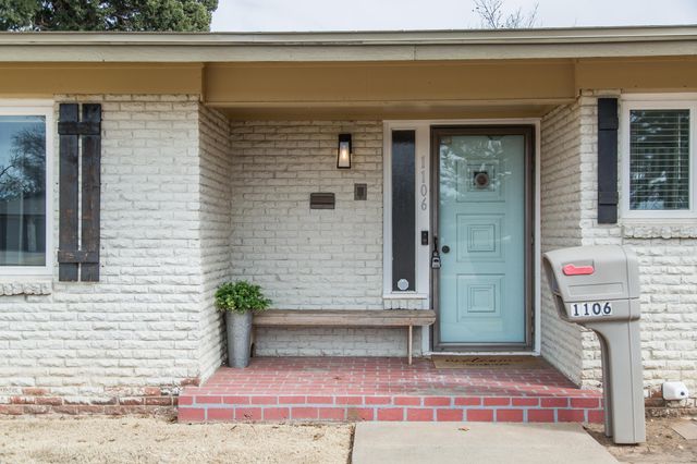 1106 Amarillo Street, Plainview, TX 79072