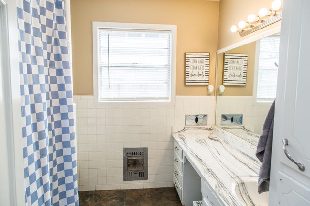 1106 Amarillo Street, Plainview, TX 79072