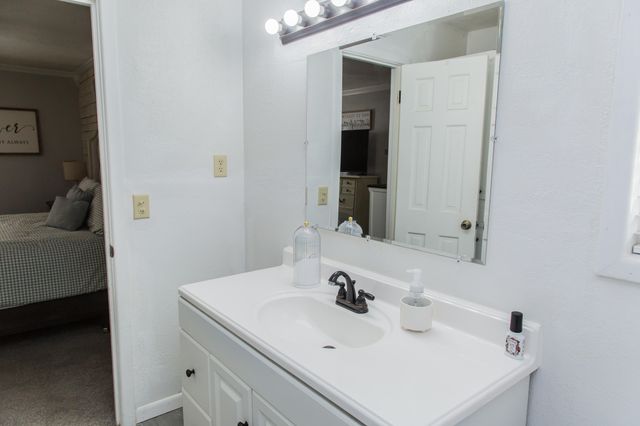 1106 Amarillo Street, Plainview, TX 79072