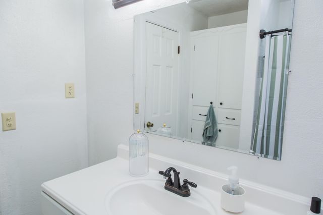 1106 Amarillo Street, Plainview, TX 79072