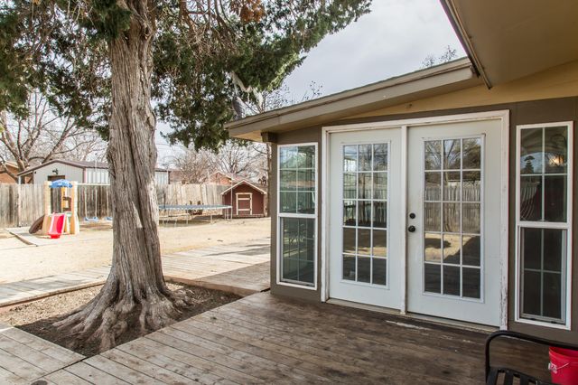 1106 Amarillo Street, Plainview, TX 79072