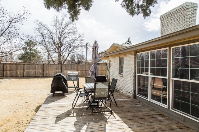 1106 Amarillo Street, Plainview, TX 79072