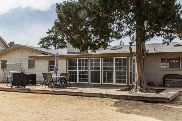 1106 Amarillo Street, Plainview, TX 79072