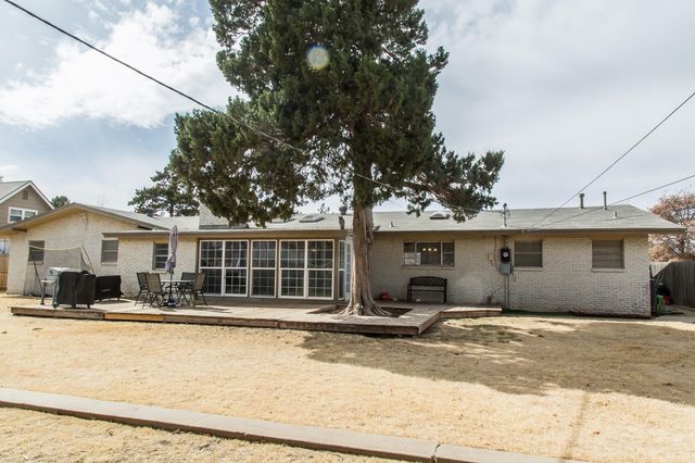 1106 Amarillo Street, Plainview, TX 79072