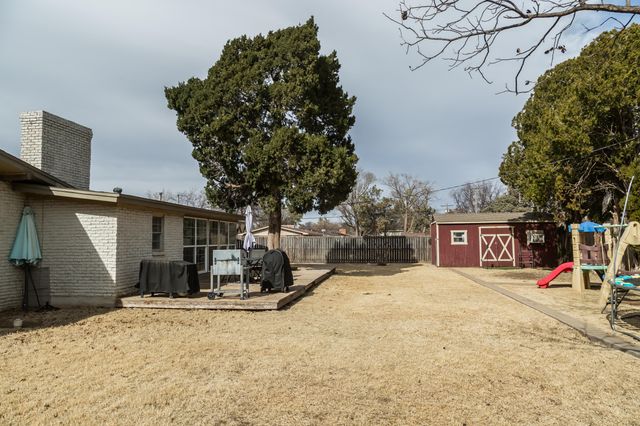 1106 Amarillo Street, Plainview, TX 79072