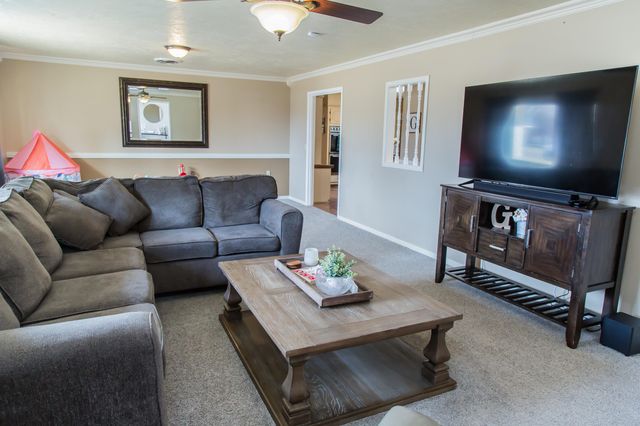 1106 Amarillo Street, Plainview, TX 79072