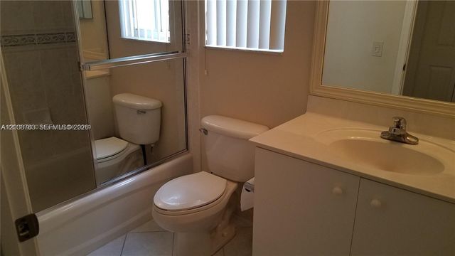 1440 Canary Island Dr 1440, Weston, FL 33327