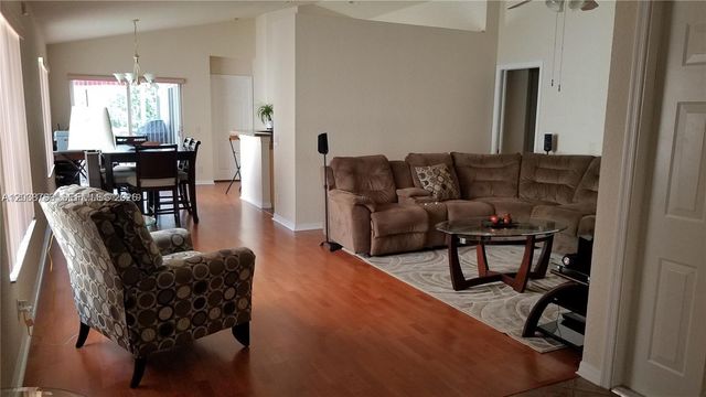 1440 Canary Island Dr 1440, Weston, FL 33327