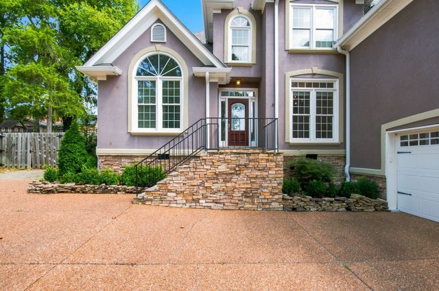 512 Crofton Park Ln, Franklin, TN 37069