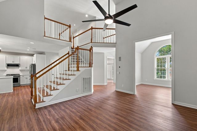 512 Crofton Park Ln, Franklin, TN 37069