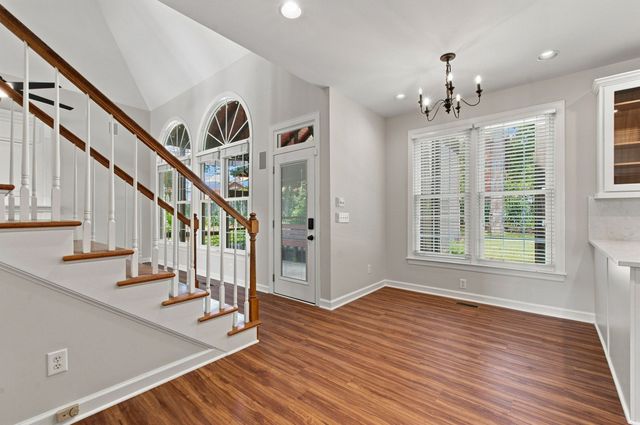 512 Crofton Park Ln, Franklin, TN 37069