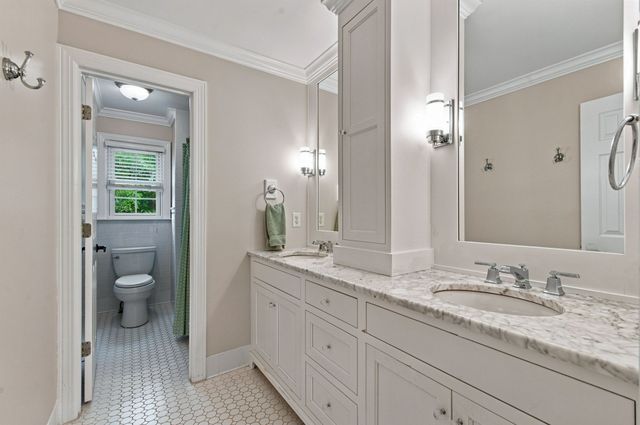 512 Crofton Park Ln, Franklin, TN 37069