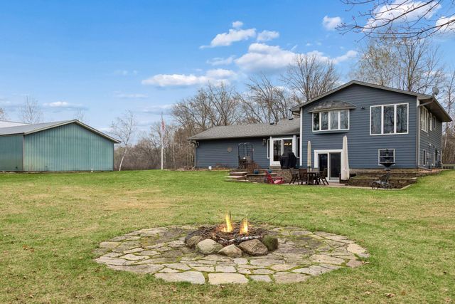 23800 Elmcrest Avenue N, Forest Lake, MN 55025