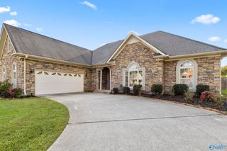 4017 Saddlehorn Bend SW, Decatur, AL 35603