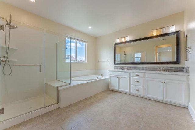 552 Cadiz Drive, Hollister, CA 95023