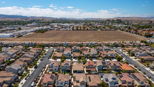 552 Cadiz Drive, Hollister, CA 95023