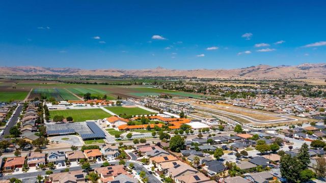 552 Cadiz Drive, Hollister, CA 95023