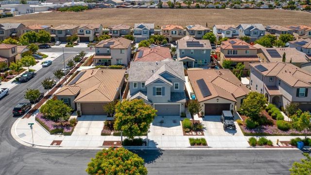 552 Cadiz Drive, Hollister, CA 95023