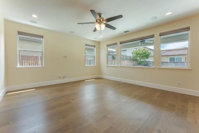 552 Cadiz Drive, Hollister, CA 95023