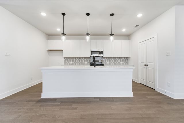 800 Tompkins Ln, Gallatin, TN 37066