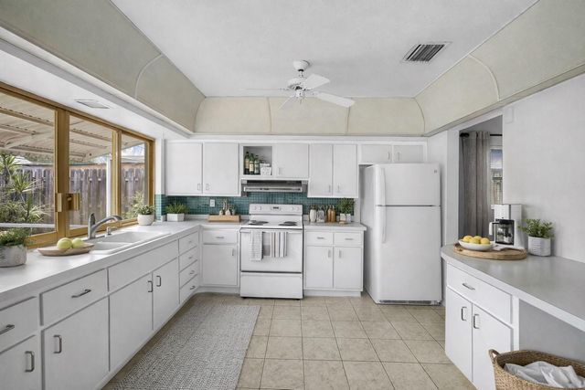 7904 Plantation Blvd, Miramar, FL 33023