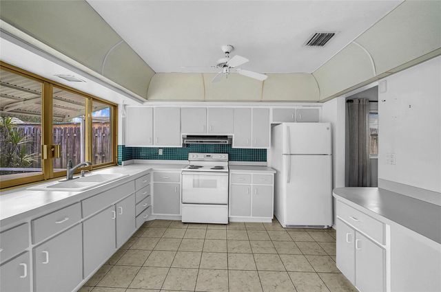 7904 Plantation Blvd, Miramar, FL 33023