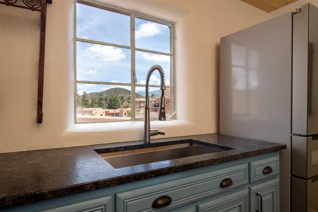 412 Camino Cabra, Santa Fe, NM 87505
