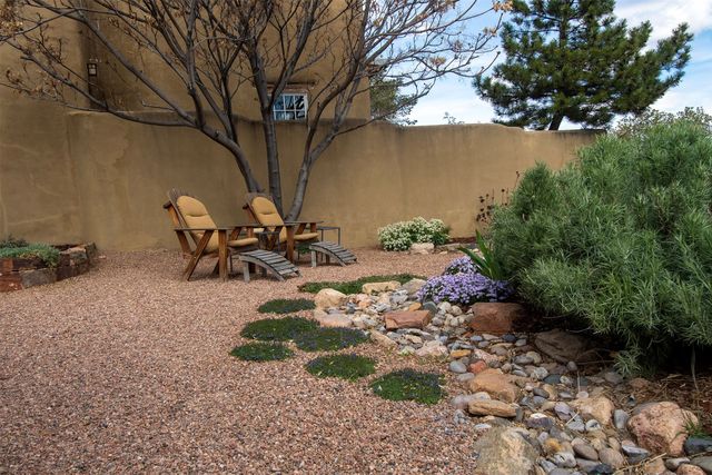 412 Camino Cabra, Santa Fe, NM 87505